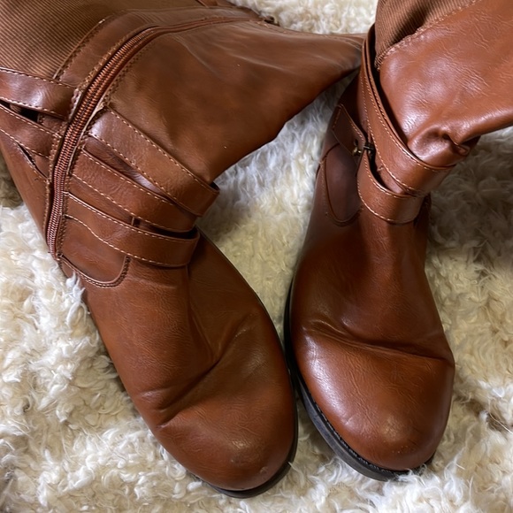 Boots - Picture 6 of 7